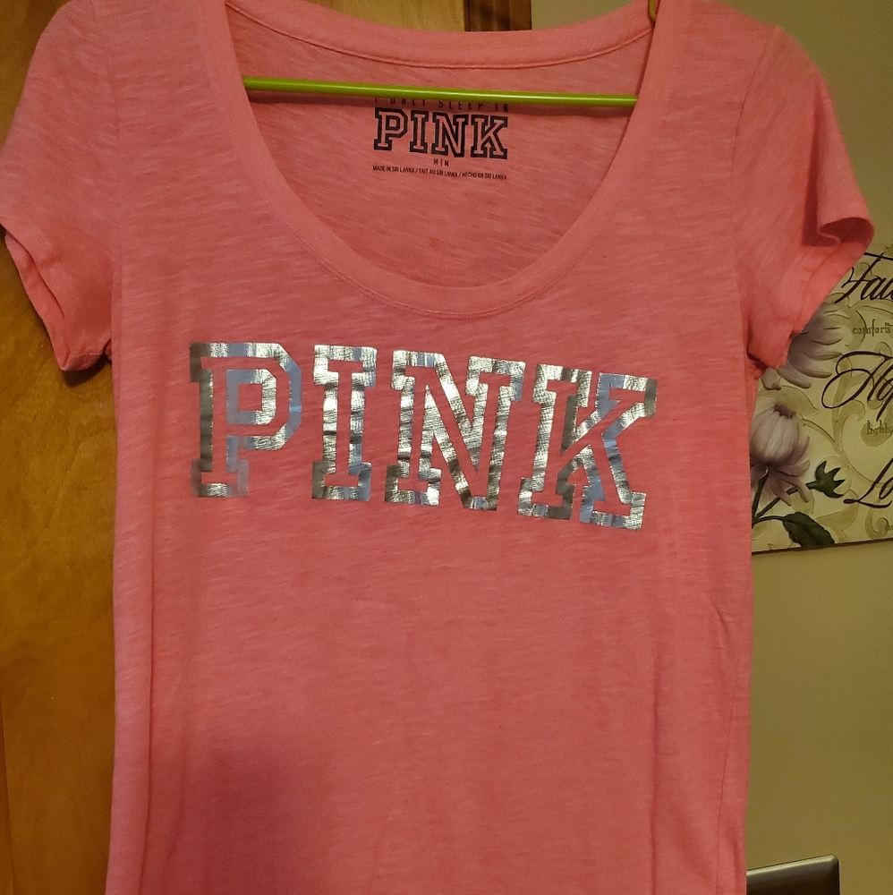 Victoria's Secret PINK medium t-shirt hot pink